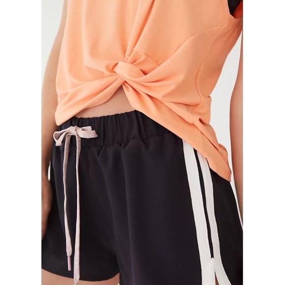 NWT Anthropologie Beyond Yoga Twist Front Muscle Tank Top Sunset Peach large new - Picture 3 of 7